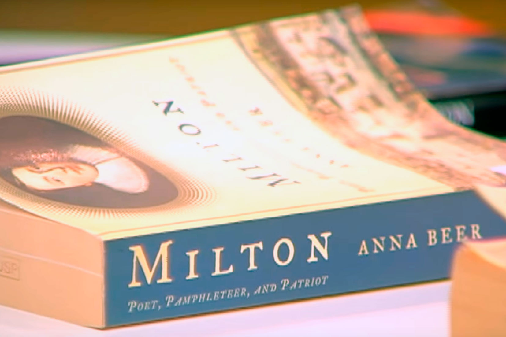 Professor de literatura analisa a obra “O Paraíso Perdido”, poema do inglês John Milton