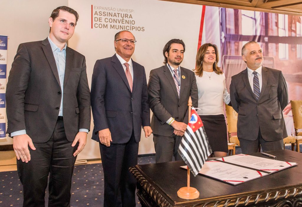 UNIVESP ASSINA CONVÊNIOS COM 38 PREFEITURAS 
