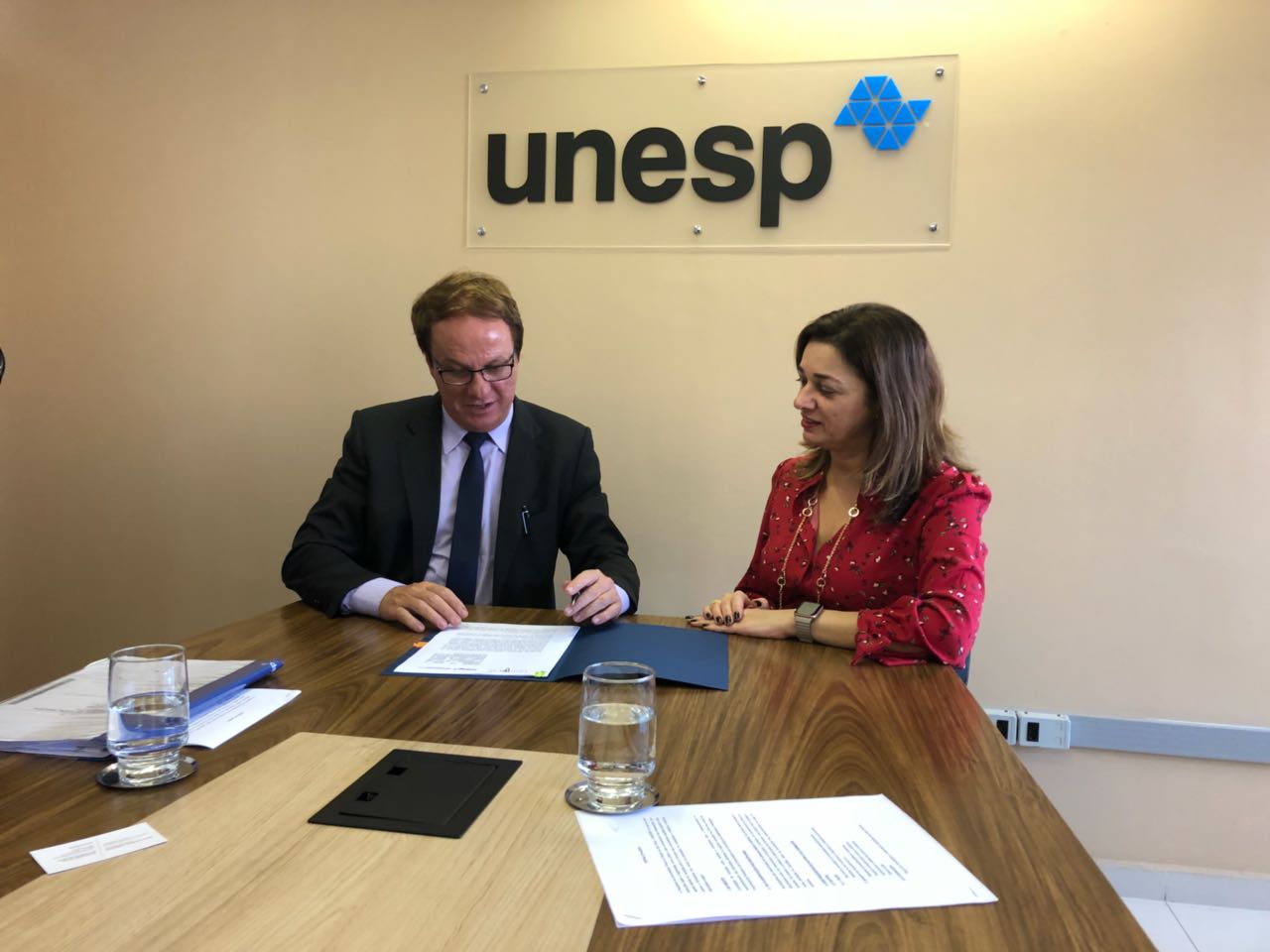 Univesp e Unesp assinam convênio voltado à expansão do ensino superior a distância em SP