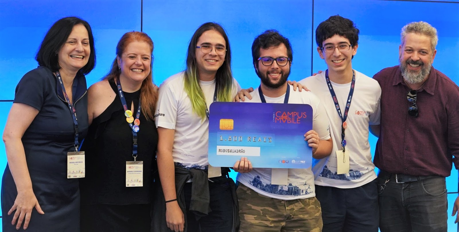 Alunos da USP criam jogo para ensinar programação usando robôs virtuais