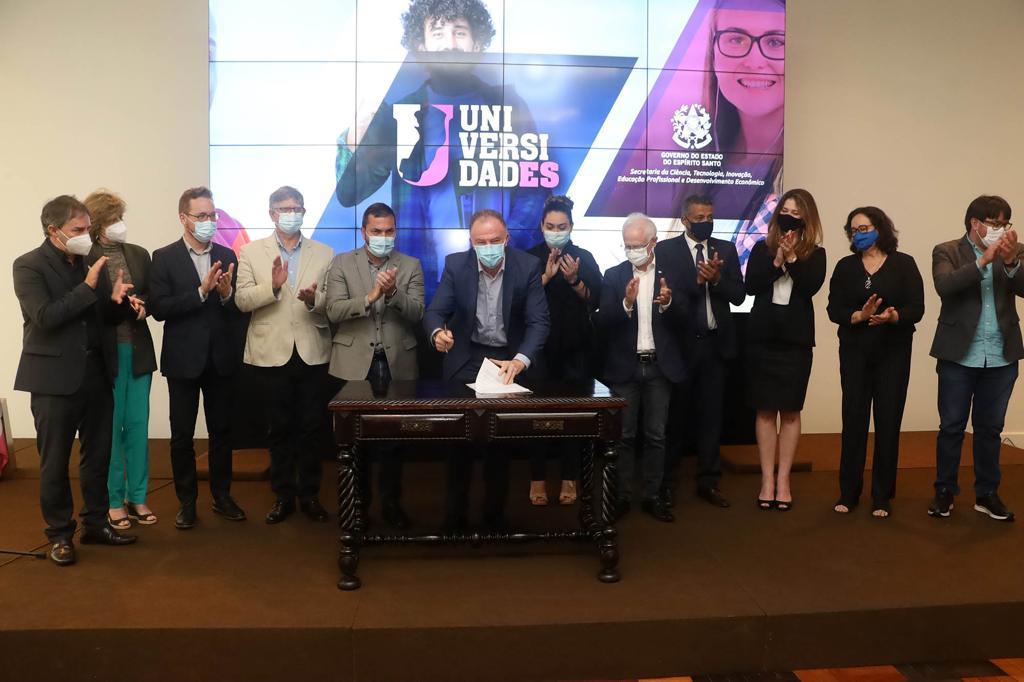 Diretora Acadêmica da Univesp participa do anúncio do Sistema Universidade do Espírito Santo 
