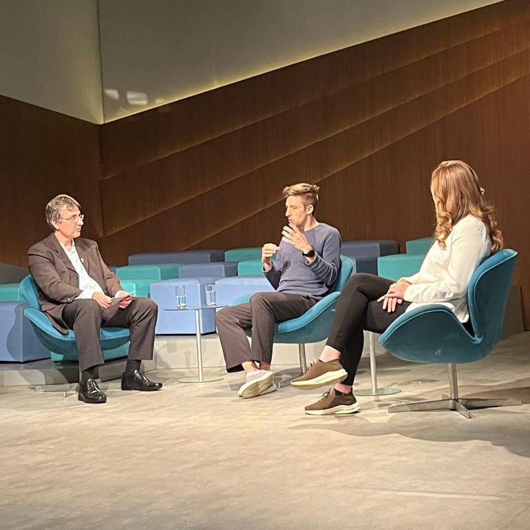 Pesquisador alemão Grischa Liebel visita Univesp TV 