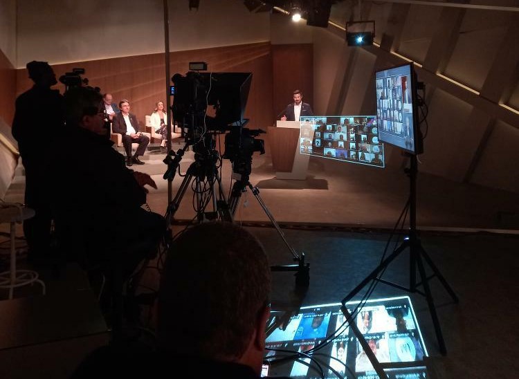 Univesp realiza colação de grau on-line 