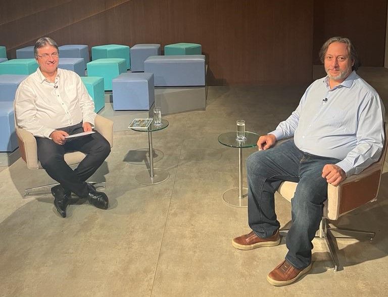 Univesp TV entrevista o autor e professor José Finocchio