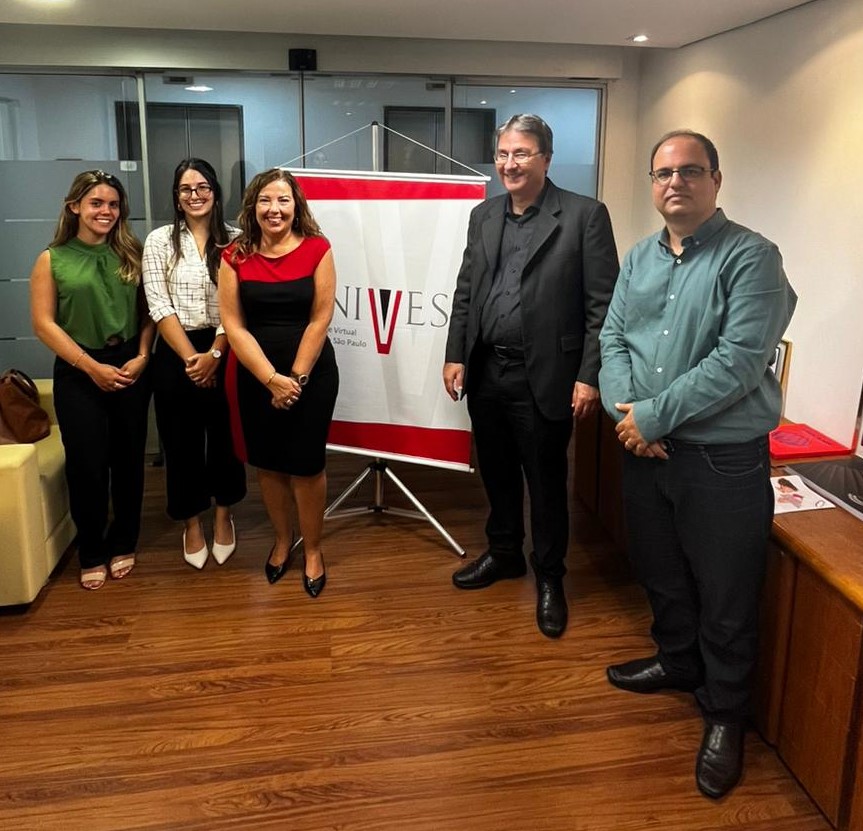 Representantes do Consulado Britânico visitam sede da Univesp