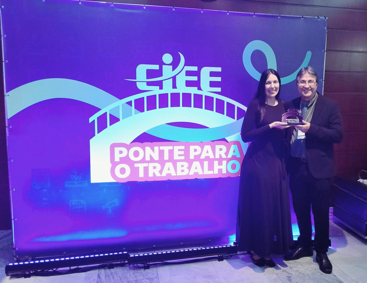 Univesp recebe o Prêmio Ponte para o Trabalho 