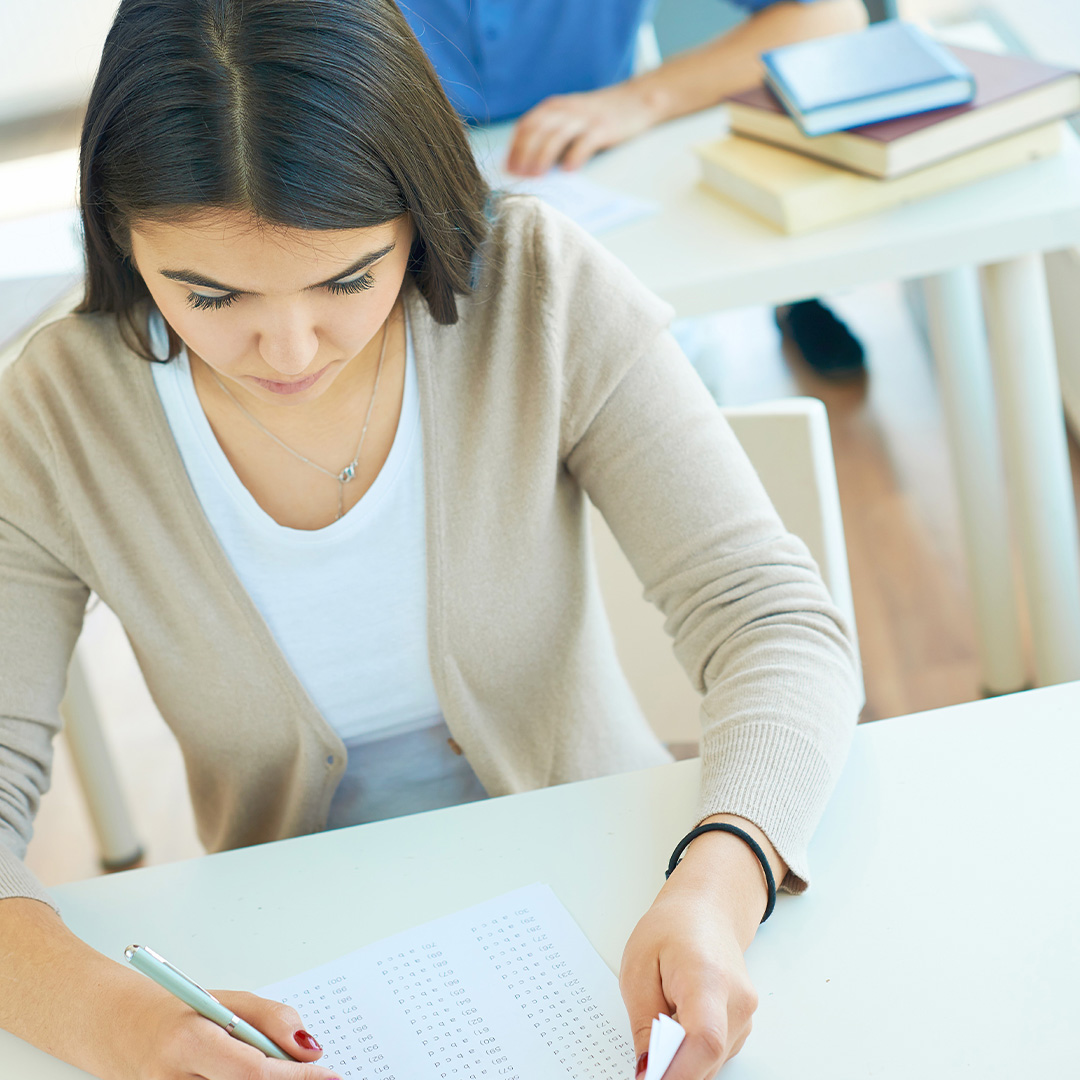 Mulheres representam mais de 60% dos inscritos no Vestibular Univesp 2024